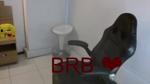 Snapshot of katty_love01 chatting on February 25, 5:19 pm katty_love01 online show from February 25, 5:19 pm