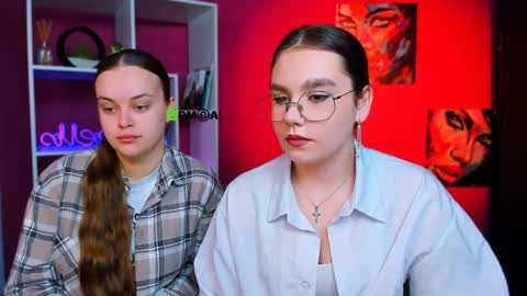 Kat online show from April 2, 11:39 am