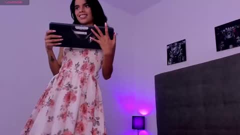Snapshot of katy_contreras chatting on February 25, 5:40 pm katy_contreras online show from February 25, 5:40 pm