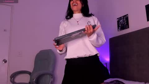 Snapshot of katy_contreras chatting on March 5, 11:06 am katy_contreras online show from March 5, 11:06 am