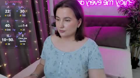 Snapshot of katyaneilson chatting on October 3, 5:59 am Kate online show from October 3, 5:59 am