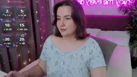 Snapshot of katyaneilson chatting on September 14, 7:21 am Kate online show from September 14, 7:21 am