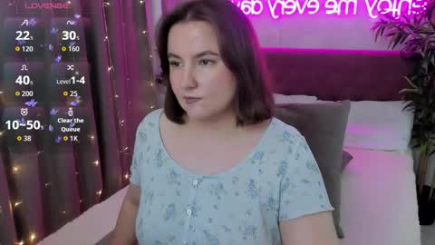 Snapshot of katyaneilson chatting on September 13, 7:11 am Kate online show from September 13, 7:11 am