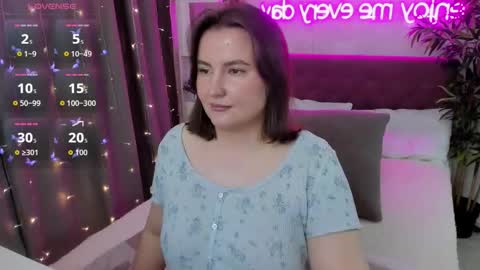 Snapshot of katyaneilson chatting on October 15, 5:54 am Kate online show from October 15, 5:54 am