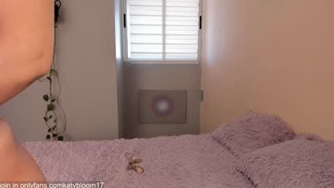    online show from November 10, 9:28 pm