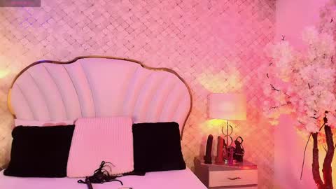 katyjackson online show from May 16, 2:27 pm