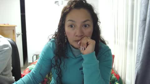  Khawit  online show from February 6, 2:04 am