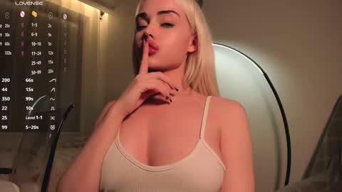 Snapshot of kaya_davis chatting on September 27, 1:36 am My name Kaya but you can call me Angel online show from September 27, 1:36 am