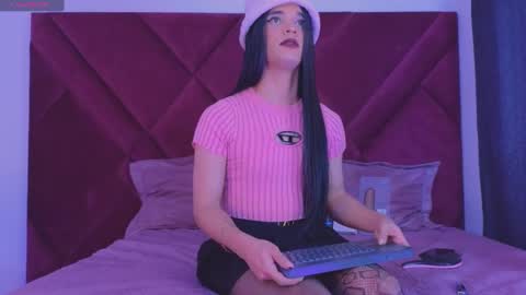 Cattleya stone online show from October 4, 11:08 am