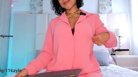 INSTAGRAM AND TW 11kayle online show from September 19, 5:27 pm