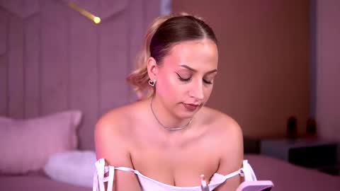 Kayleeflynn online show from November 27, 8:16 pm