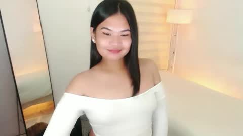 Snapshot of kayleepinay chatting on March 6, 12:32 am Y O U R F U T U R E K A Y L E E online show from March 6, 12:32 am