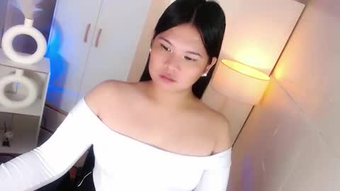 Y O U R        F U T U R E       K A Y L E E  online show from March 4, 5:32 pm