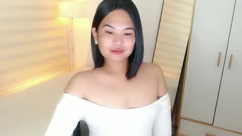 Snapshot of kayleepinay chatting on February 21, 5:02 am Y O U R F U T U R E K A Y L E E online show from February 21, 5:02 am
