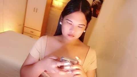 Snapshot of kayleepinay chatting on September 19, 12:59 am Y O U R F U T U R E K A Y L E E online show from September 19, 12:59 am