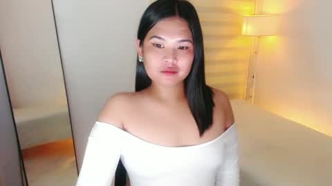 Snapshot of kayleepinay chatting on February 18, 1:33 pm Y O U R F U T U R E K A Y L E E online show from February 18, 1:33 pm