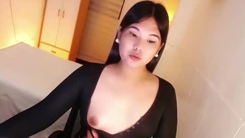 Snapshot of kayleepinay chatting on October 21, 12:27 am Y O U R F U T U R E K A Y L E E online show from October 21, 12:27 am