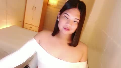 Snapshot of kayleepinay chatting on September 10, 12:11 am Y O U R F U T U R E K A Y L E E online show from September 10, 12:11 am
