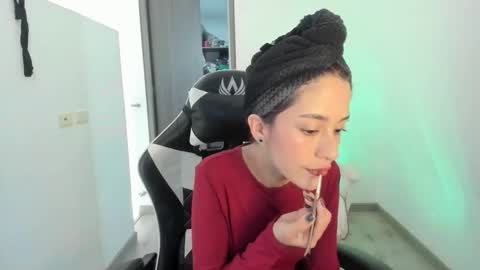 kaylie online show from February 12, 2:53 pm