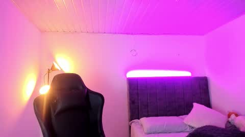 Kay online show from October 12, 4:05 am