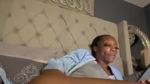 Snapshot of keephimcum69me chatting on October 2, 6:45 am Keephimcum69me online show from October 2, 6:45 am