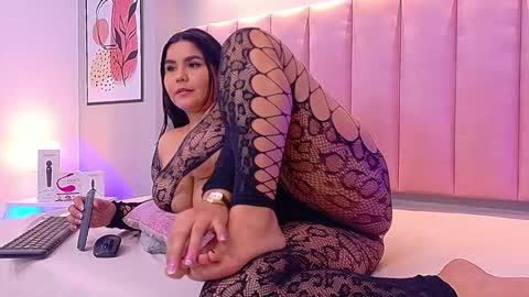 Keily Ross online show from February 6, 10:12 pm