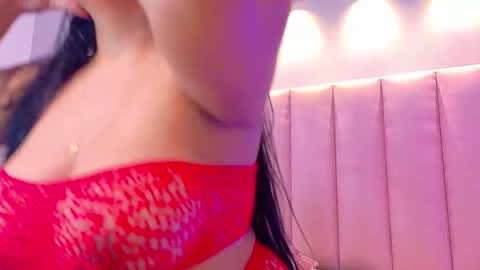 Keily Ross online show from February 3, 8:35 pm