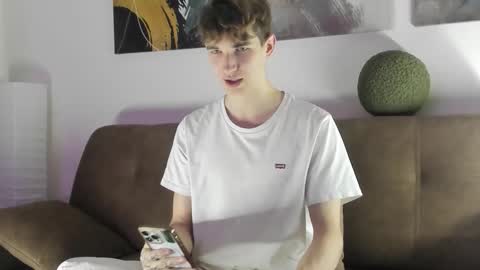 Mark online show from October 18, 3:49 pm