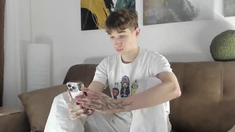 Mark online show from September 22, 4:33 pm