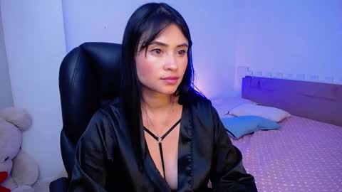 Snapshot of kelly_richardson1 chatting on February 11, 1:10 am elena online show from February 11, 1:10 am