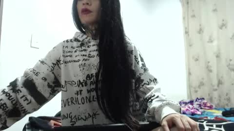 Snapshot of kellyandkataleya chatting on October 6, 5:25 am kelly kata Lovense is on PVT ALWAYS OPEN online show from October 6, 5:25 am