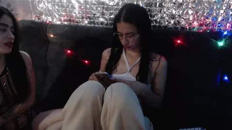 Snapshot of kellyandkataleya chatting on February 16, 2:09 am kelly kata Lovense is on PVT ALWAYS OPEN online show from February 16, 2:09 am