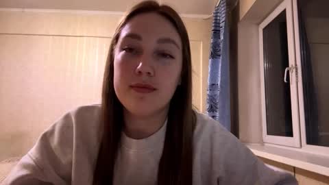 Mia online show from October 20, 9:14 am