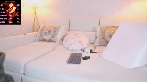 vanessa online show from April 28, 5:56 am