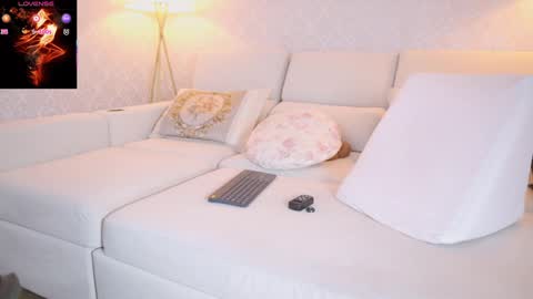 vanessa online show from May 26, 5:57 am