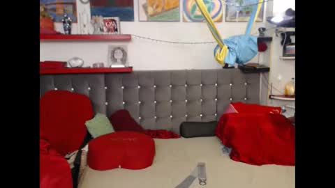 kelly online show from October 4, 2:42 am