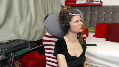 kelly online show from March 28, 10:00 pm