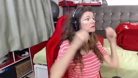 kelly online show from October 19, 12:26 am