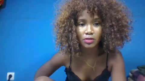 kelyhondra online show from March 31, 9:15 pm