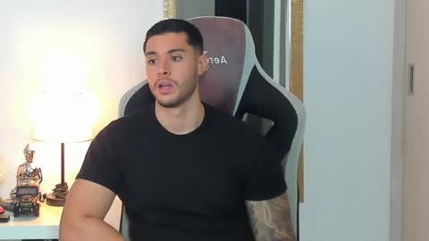 ken_mailik online show from May 25, 11:33 pm