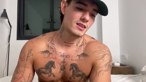 Snapshot of kenboyea_ chatting on October 6, 5:31 pm luis carlos esteban online show from October 6, 5:31 pm