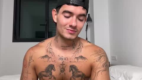 Snapshot of kenboyea_ chatting on September 24, 8:04 pm luis carlos esteban online show from September 24, 8:04 pm