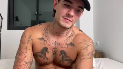 Snapshot of kenboyea_ chatting on October 7, 5:42 pm luis carlos esteban online show from October 7, 5:42 pm