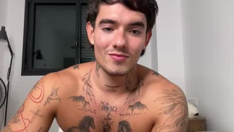 Snapshot of kenboyea_ chatting on October 8, 5:52 pm luis carlos esteban online show from October 8, 5:52 pm