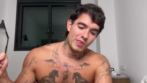Snapshot of kenboyea_ chatting on October 13, 4:09 pm luis carlos esteban online show from October 13, 4:09 pm