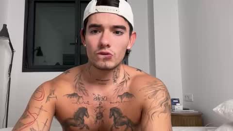 Snapshot of kenboyea_ chatting on October 16, 3:44 pm luis carlos esteban online show from October 16, 3:44 pm