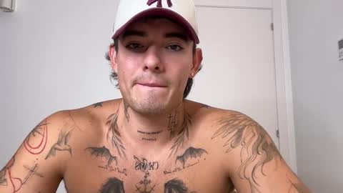 Snapshot of kenboyea_ chatting on October 19, 4:44 pm luis carlos esteban online show from October 19, 4:44 pm