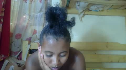 Snapshot of kenchy93 chatting on October 17, 7:56 am Kenchy online show from October 17, 7:56 am