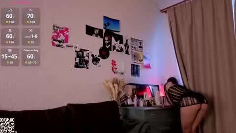 Kendal online show from March 22, 1:53 am