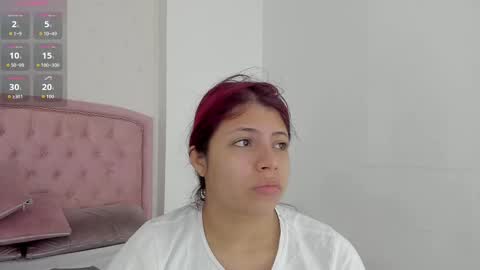 Snapshot of kendall__fox chatting on October 2, 4:44 am Kendall online show from October 2, 4:44 am